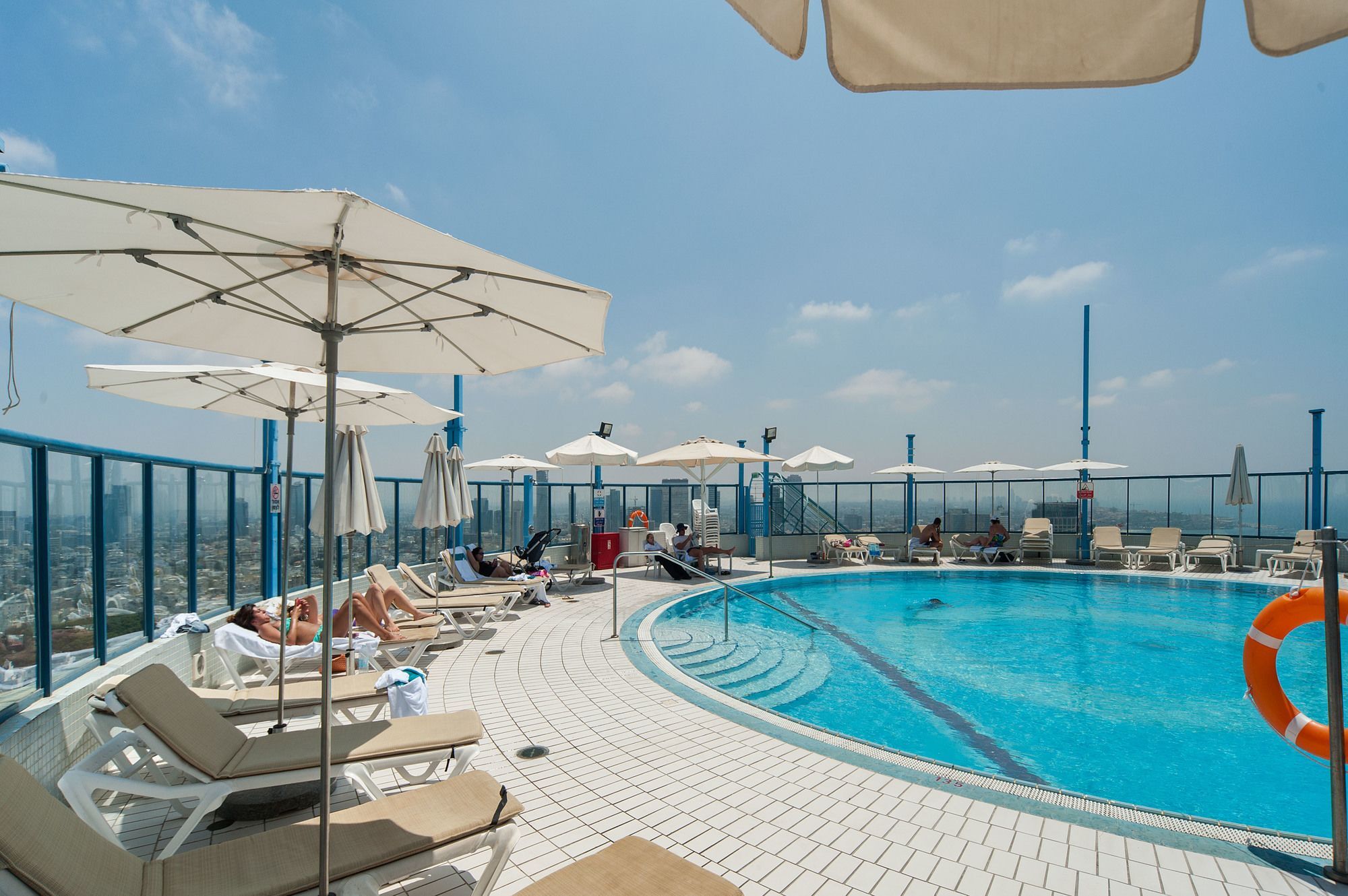 Excellent Beachfront Apt W/ Pool Access By Sea N' Rent 特拉维夫 外观 照片
