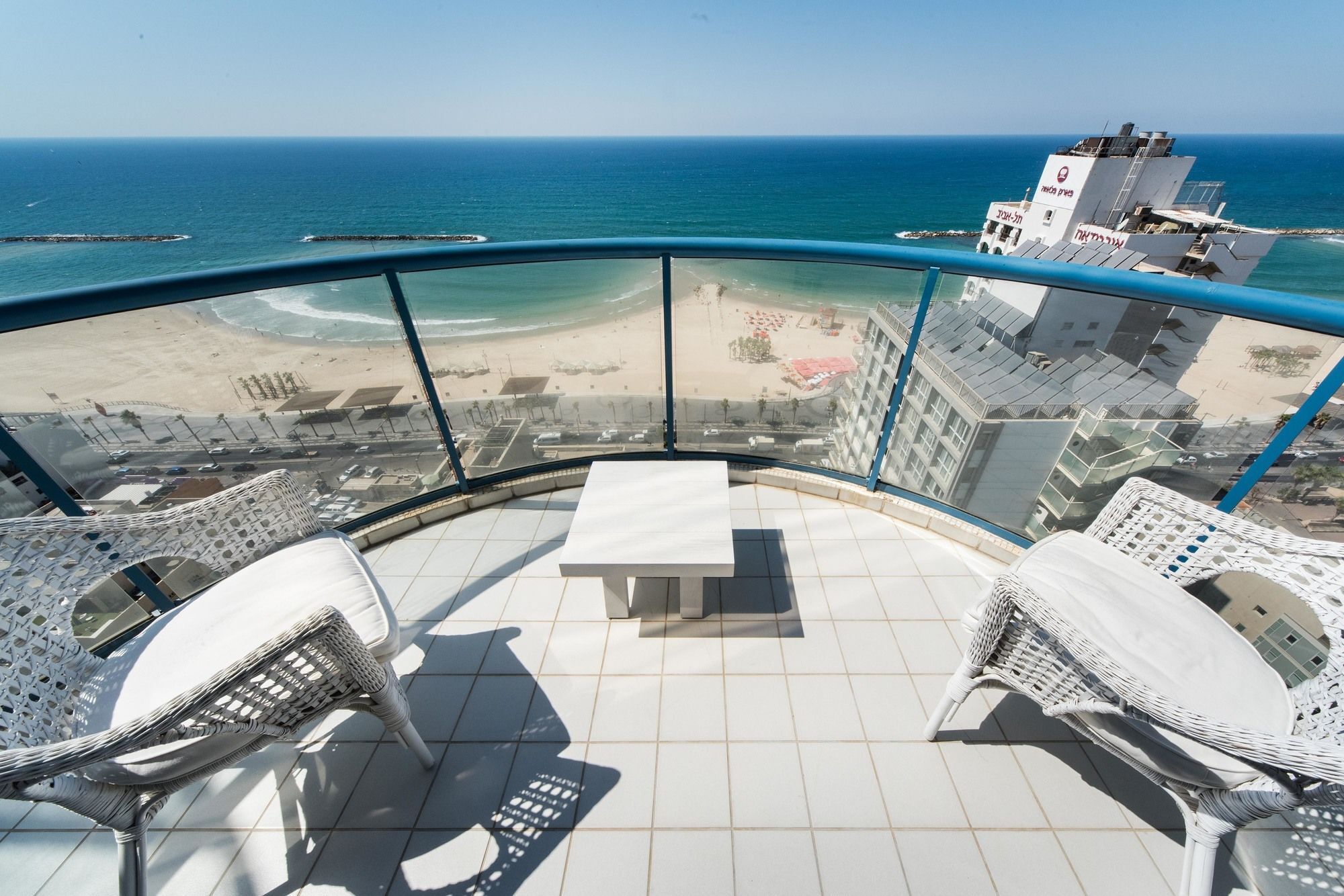 Excellent Beachfront Apt W/ Pool Access By Sea N' Rent 特拉维夫 外观 照片
